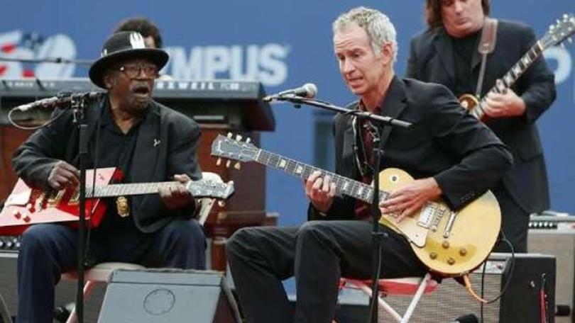 McEnroe suona nell'album di Chrissie Hynde