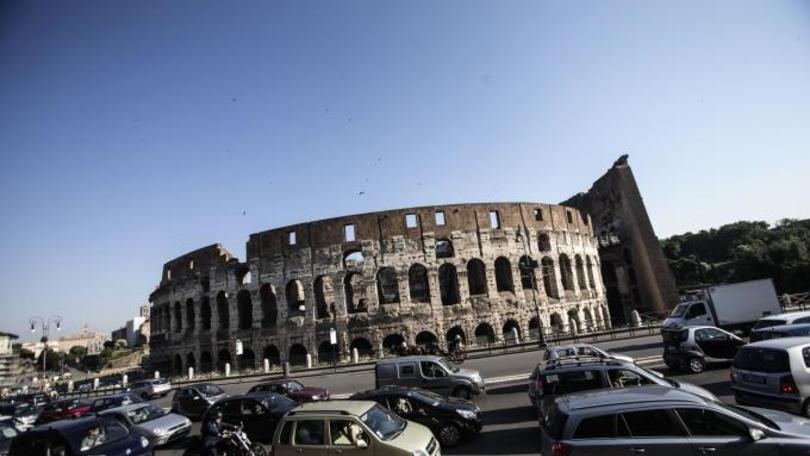 Traffico: a Roma costa 2 miliardi