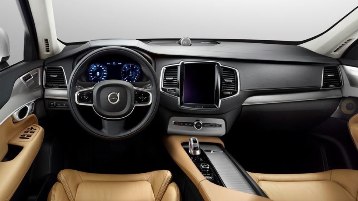Volvo XC90 T8: l'ibrido da 400 cv
