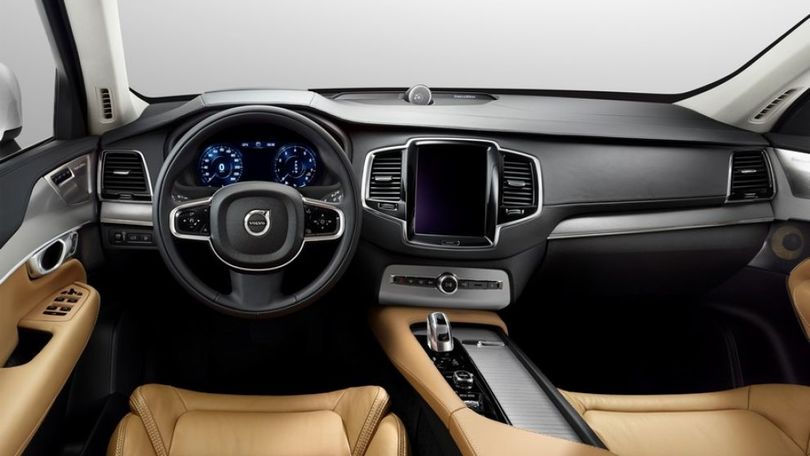 Volvo XC90 T8, il SUV ibrido da 400cv