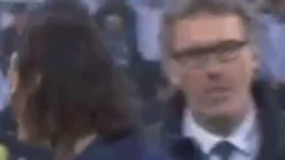 Cavani viene sostituito e litiga con Blanc