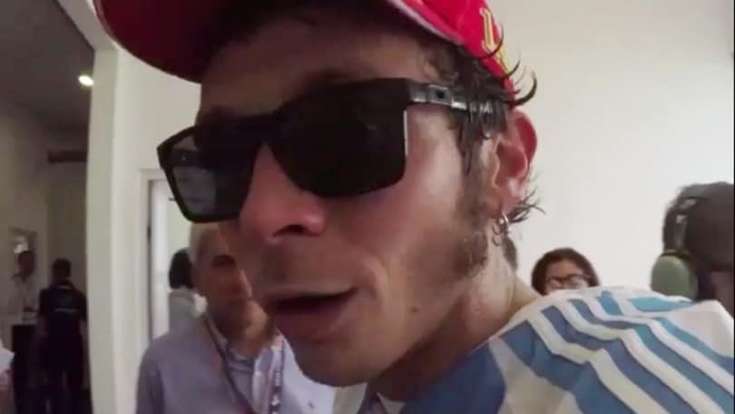 Il coro di Valentino Rossi: "Oh mamma mamma mamma ho visto Maradona"