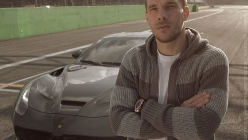 Podolski si regala la Ferrari "Stallone"