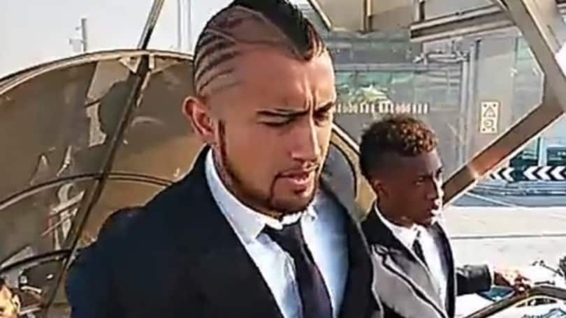 La Juventus si imbarca per Montecarlo: c'è anche Vidal sull'aereo