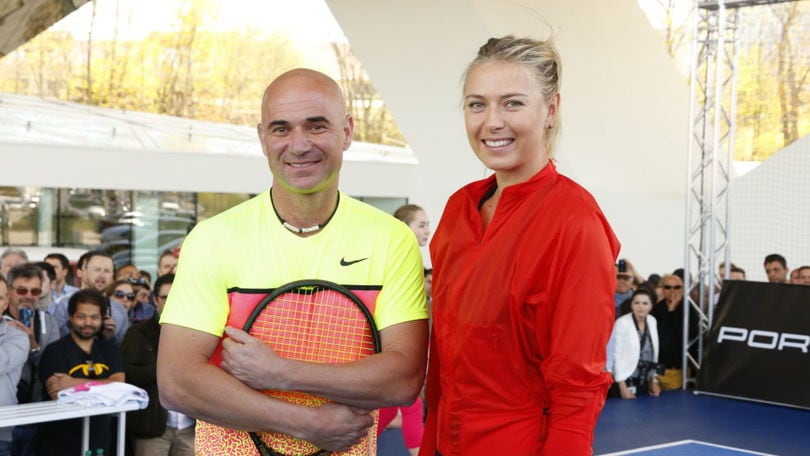 FOTO Andrè Agassi e Maria Sharapova show al minitennis