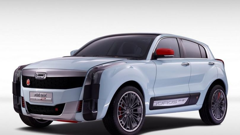 Qoros 2 SUV PHEV, dalla Cina l'ibrido wireless