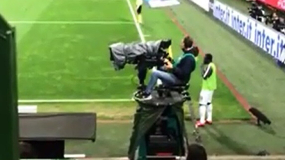 Ecco come si riscalda Doumbia durante Inter-Roma