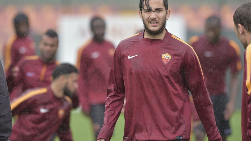 FOTO Roma: pioggia a Trigoria, Manolas si improvvisa fotografo