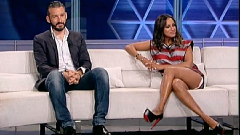 FOTO Fanny Neguesha in minigonna in tv
