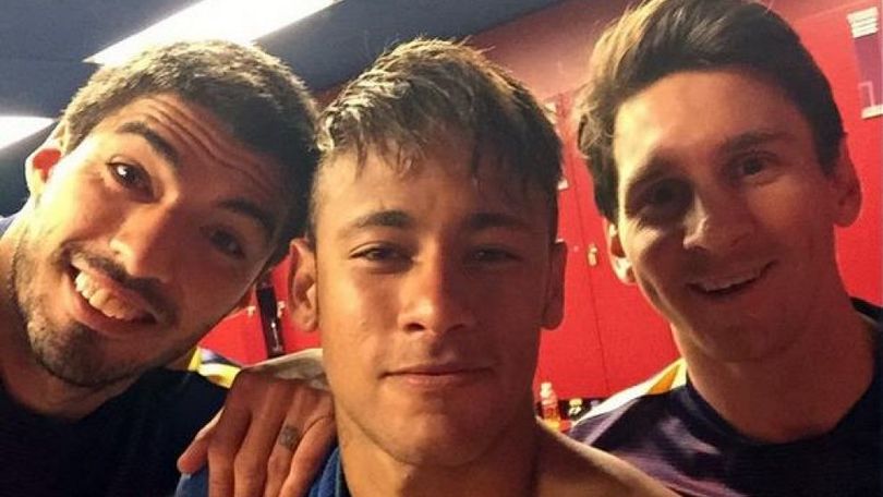 Neymar, selfie da 102 gol. Record con Messi-Suarez