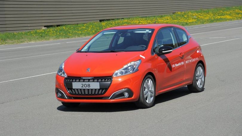 Peugeot 208, 50 km con 1 litro, è record