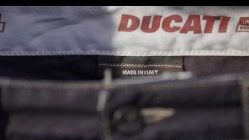 Ducati e Dainese presentano i jeans da moto (video)
