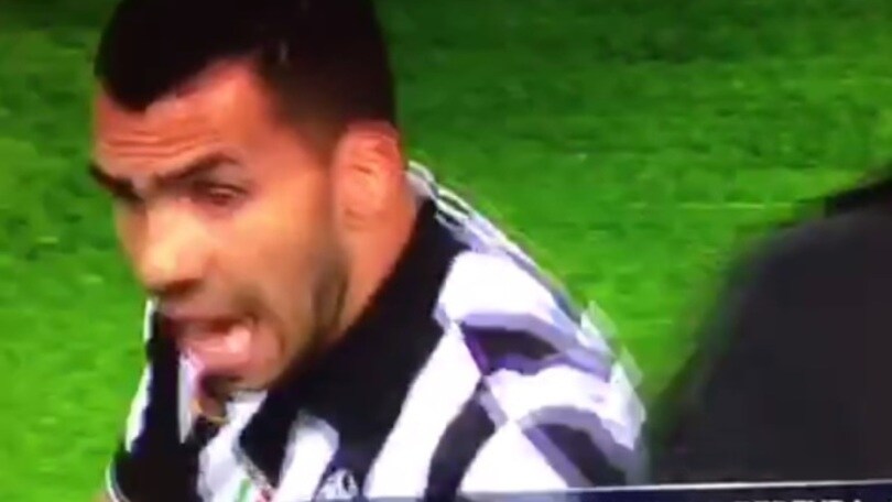 Juve, Tevez sostituito non la prende bene con Allegri