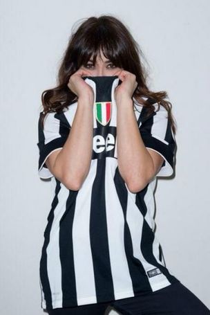 FOTO Valentina Lodovini esulta. «Juve, vinta una battaglia»
