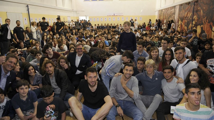FOTO Lazio, i giocatori biancocelesti a scuola con Olimpia