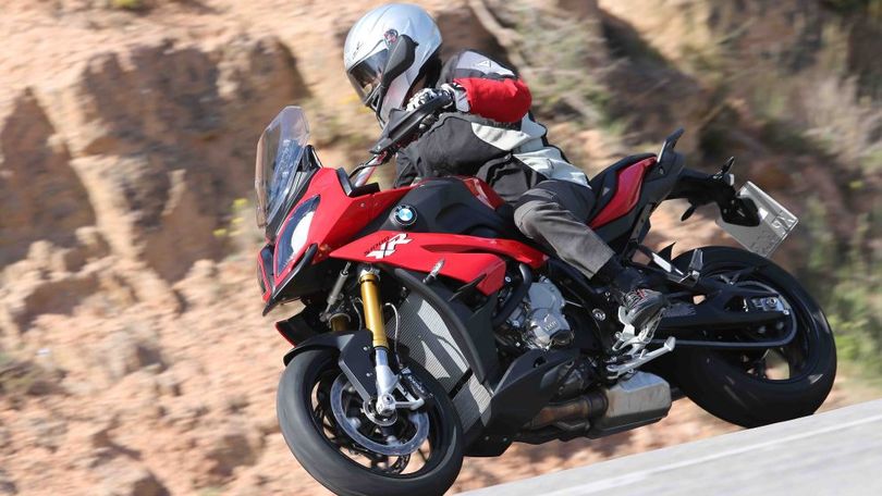 BMW S1000XR: due moto in una