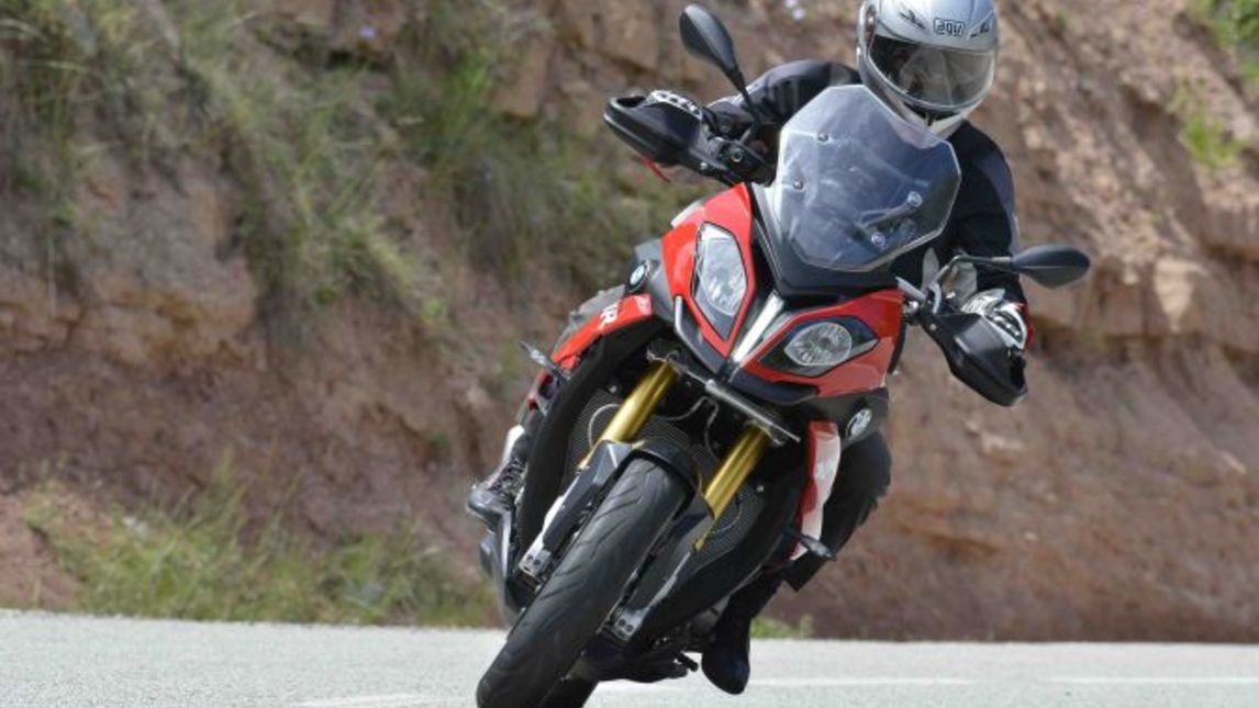 BMW S1000XR: le foto dinamiche