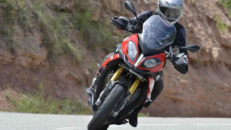 BMW S1000XR: le foto dinamiche