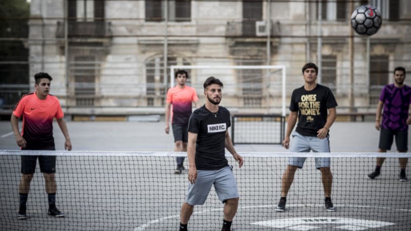 Verde e Moroni giocano a calcio tennis  al “Nike Football X”