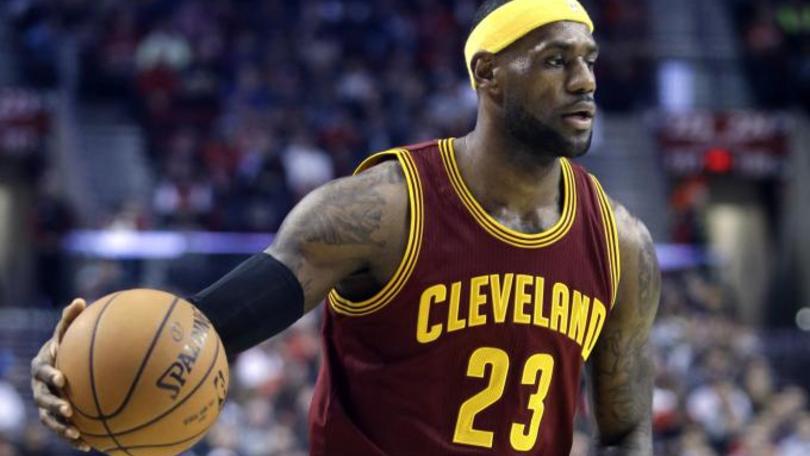 Miracolo di LeBron Cleveland sul 2-2