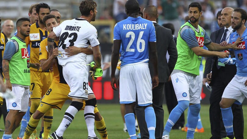 Parma-Napoli, Mirante: «Sms da Higuain, mercoledì dirò tutto»