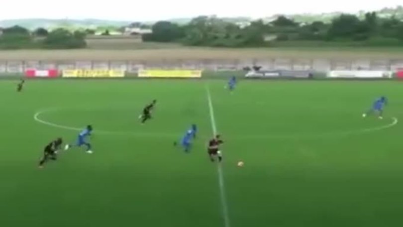 A 38 anni, l'ex romanista Giuly fa gol...così