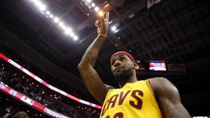 LeBron dice 38 e Cleveland va 3-2