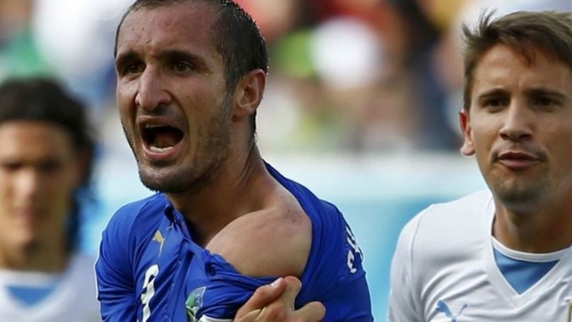 Chiellini ritrova Suarez un anno dopo il morso