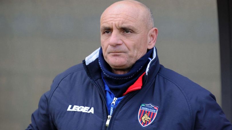 Il Cosenza alza al cielo la Coppa Italia di Lega Pro