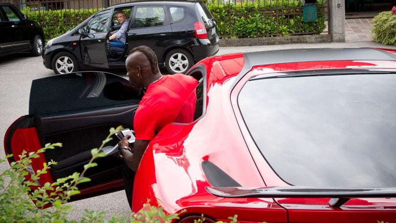 Balotelli corre troppo: patente sospesa e multa