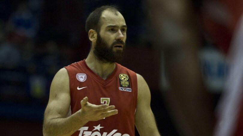 Impresa Olympiacos, Spanoulis va in finale