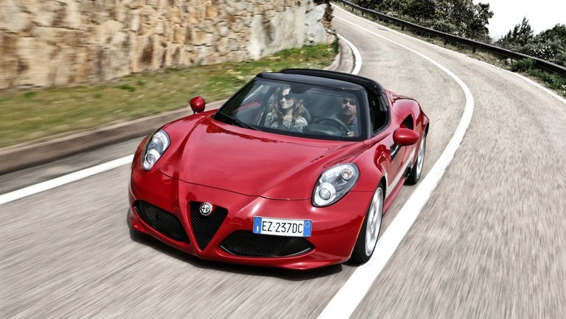 Alfa Romeo 4C Spider, elitaria e spartana
