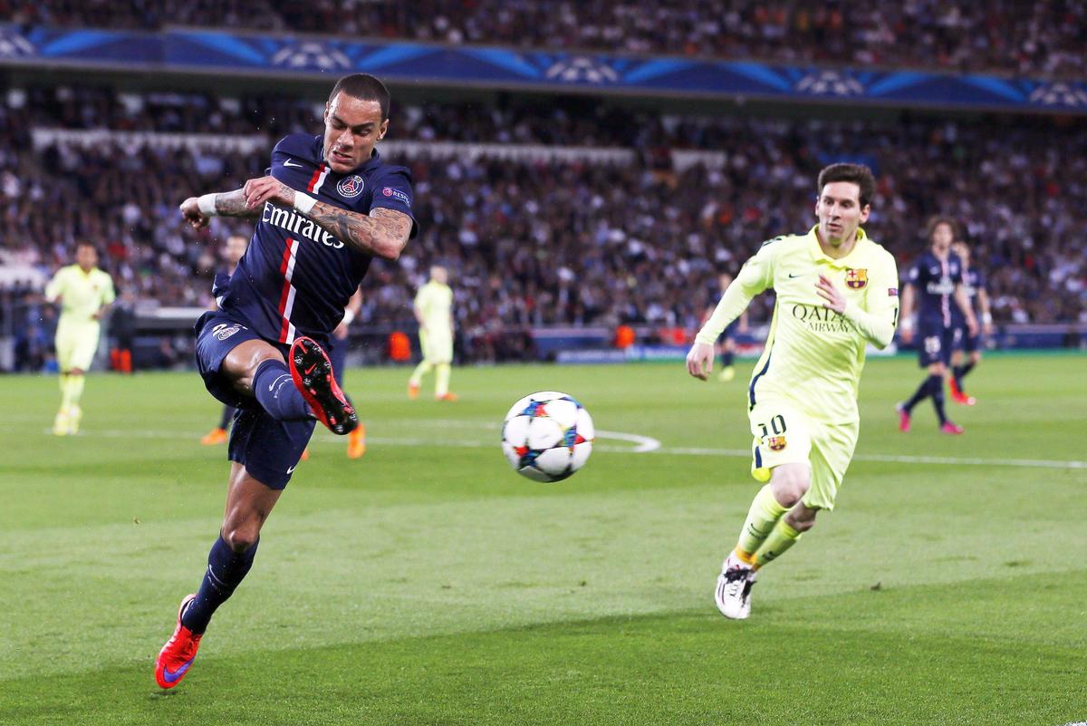 Roma, blitz Van der Wiel. Sabatini vede Raiola