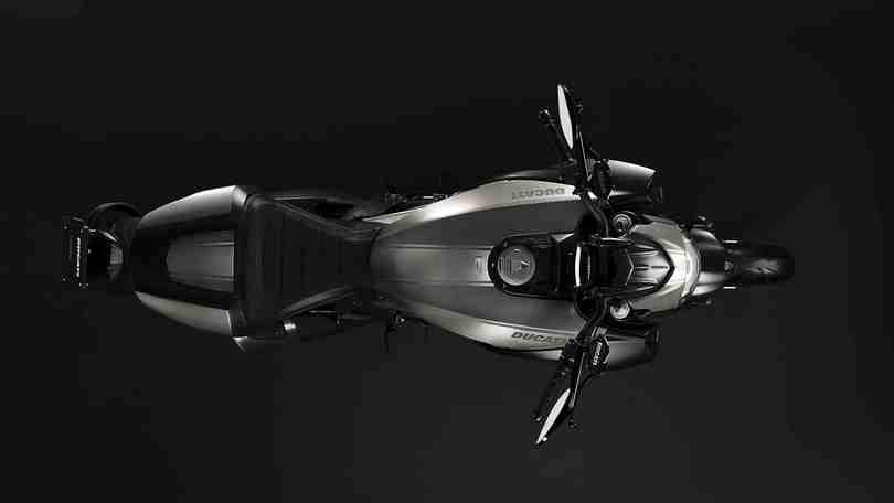 Ducati Diavel Titanium: le foto