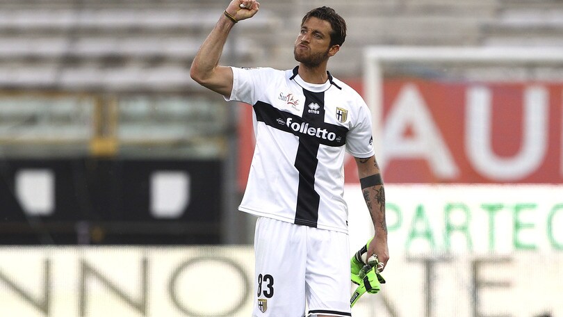 Parma, il maxi esodo: Mirante verso l'Inter