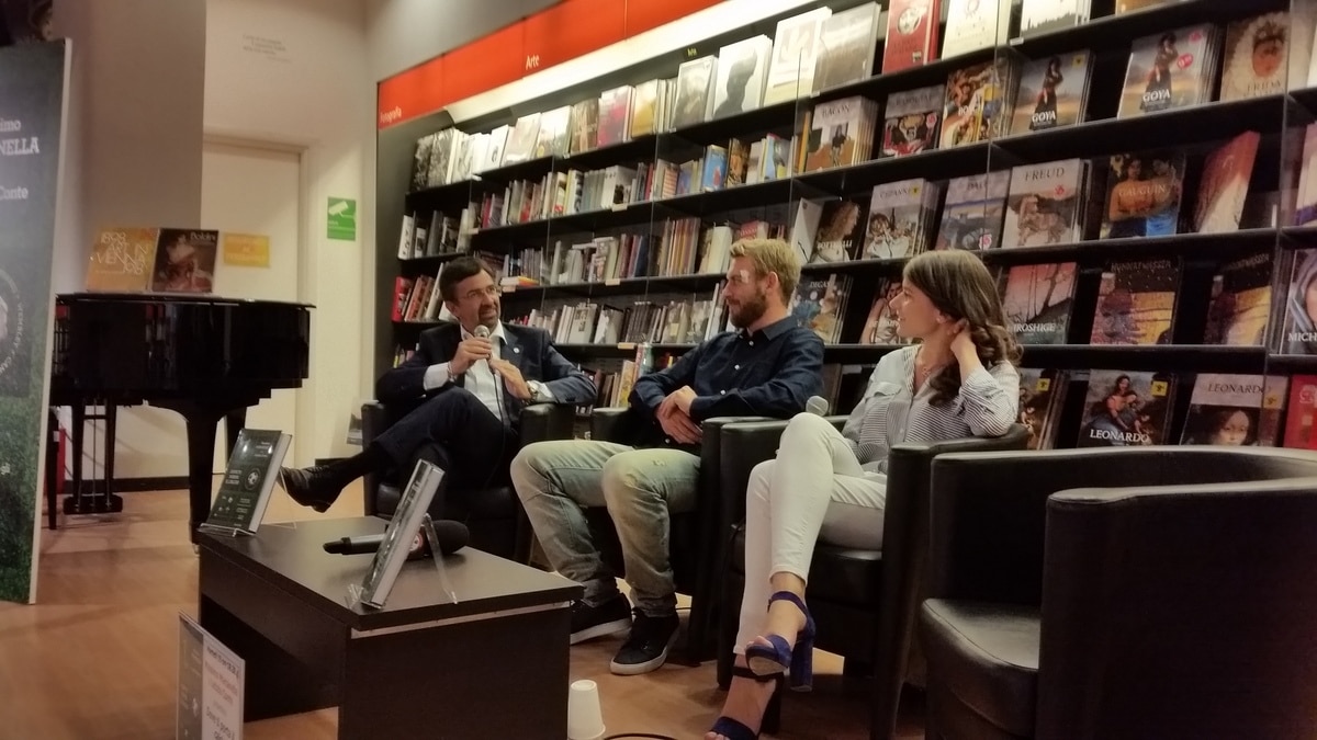 Daniele De Rossi alla presentazione del libro di Massimo Marianella