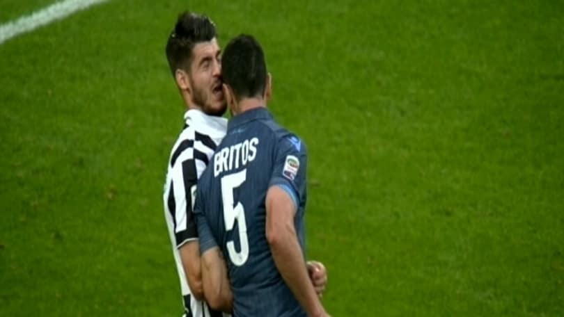 Juve-Napoli: Britos, che follia! Testata a Morata