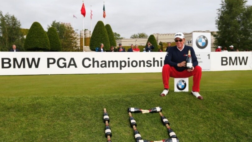 Golf, il mago Jimenez re delle buche in uno
