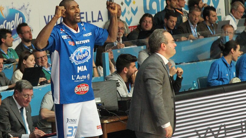 Basket, play off: Cantù per l'aggancio a 1,62