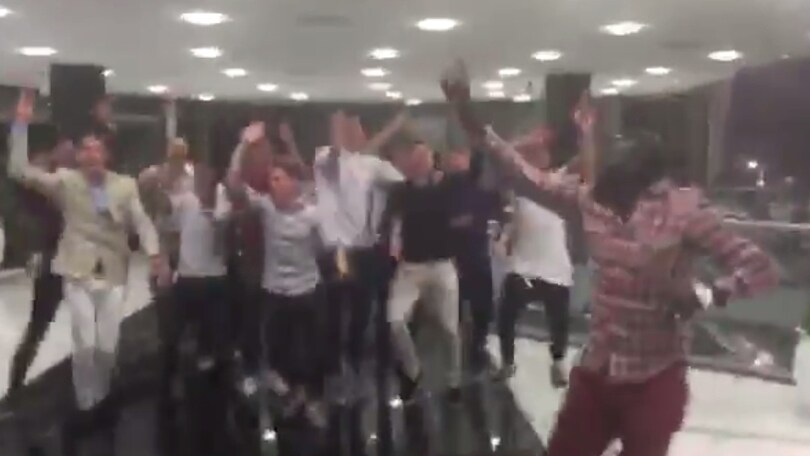 Liverpool, "serata" di fine anno con il coro per Touré