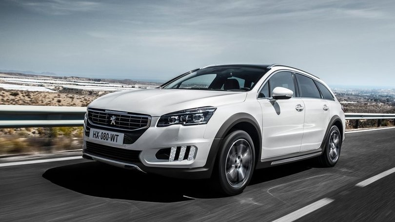 Peugeot 508 RXH, prova su strada della station ibrida