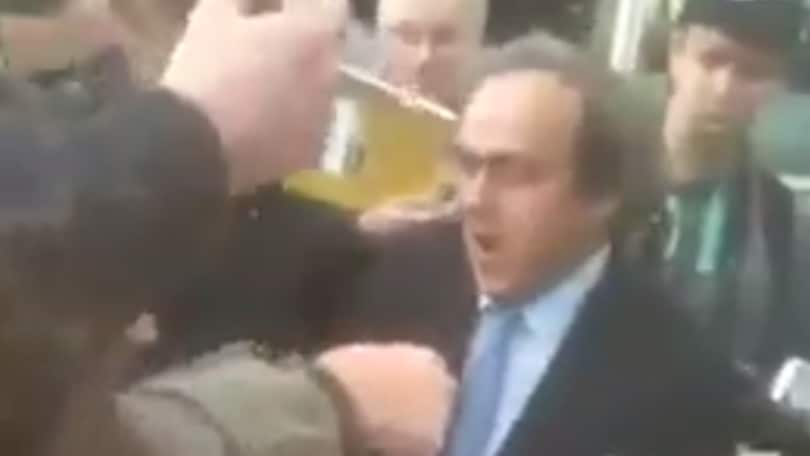 Varsavia, Platini firma autografi, ma c'è chi imita De Laurentiis