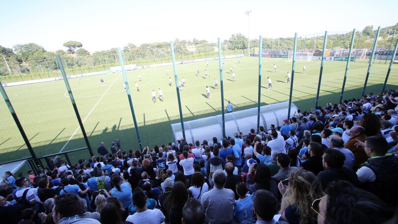 Lazio, i cori per Biglia a Formello