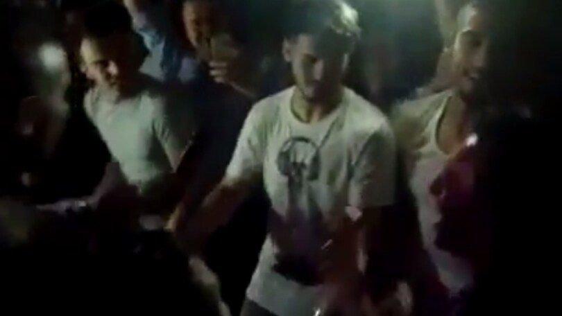 Vidal e Morata scatenati: canti e balli per festeggiare il titolo