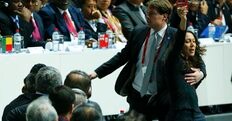 Congresso Fifa, la protesta contro Israele interrompe Blatter