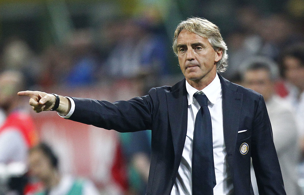 Mancini: «Servono 8-9 giocatori»