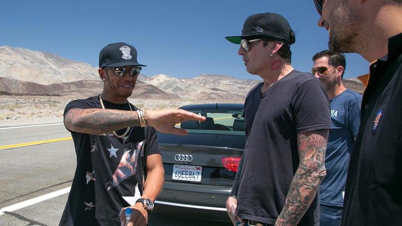 Hamilton "rimane a piedi" alla Gumball 3000