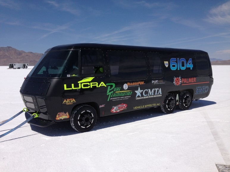 Il camper V8 da 200 km/h