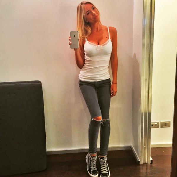 Laura Cremaschi hot: per lei l'estate è già arrivata - Corriere dello Sport