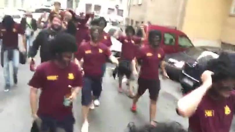 I tifosi della Roma pazzi per Yanga-Mbiwa